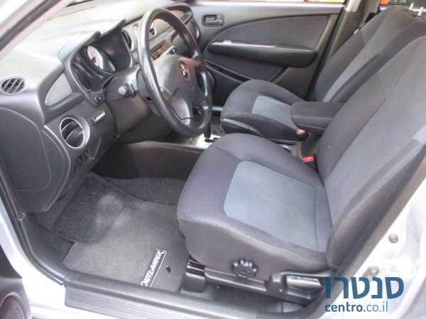 2008' Mitsubishi Outlander photo #4