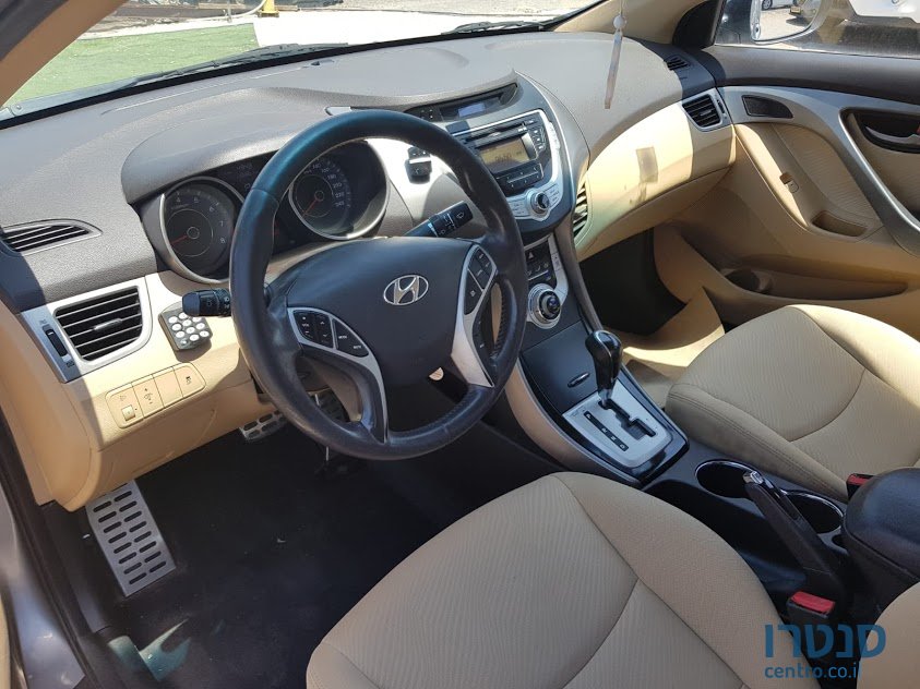 2012' Hyundai i35 photo #3