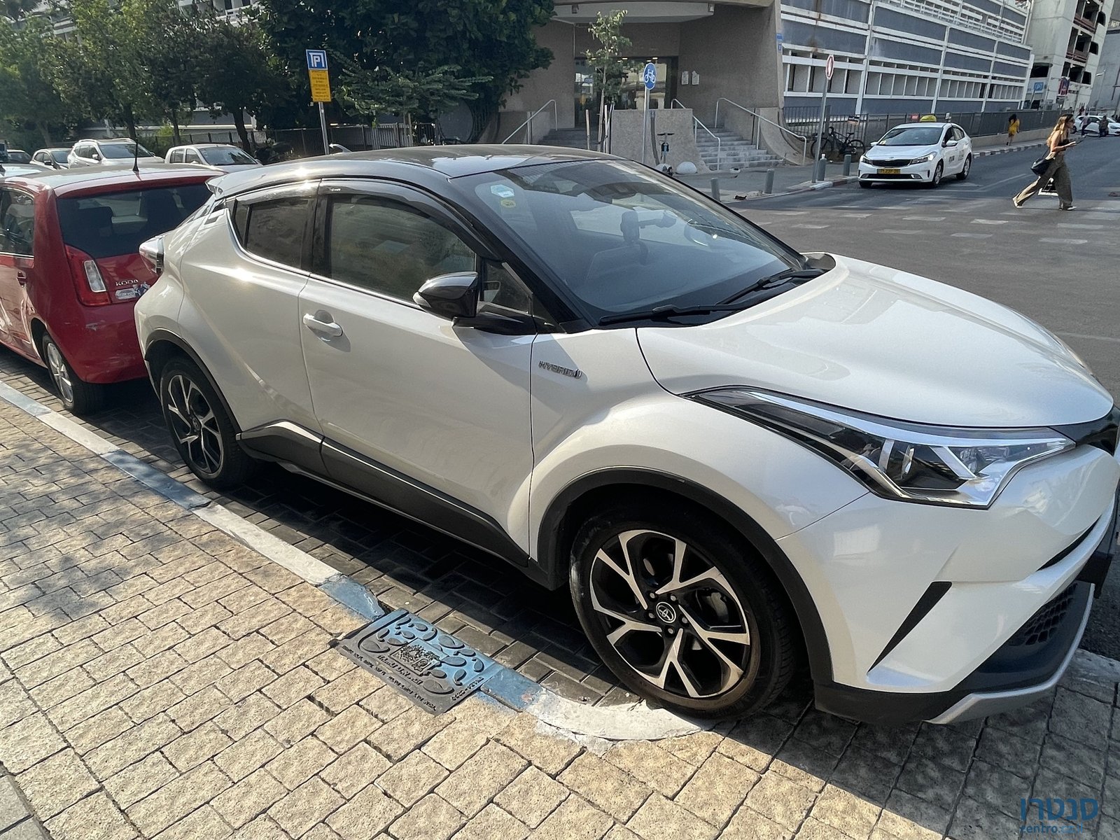 2019' Toyota C-Hr טויוטה photo #3