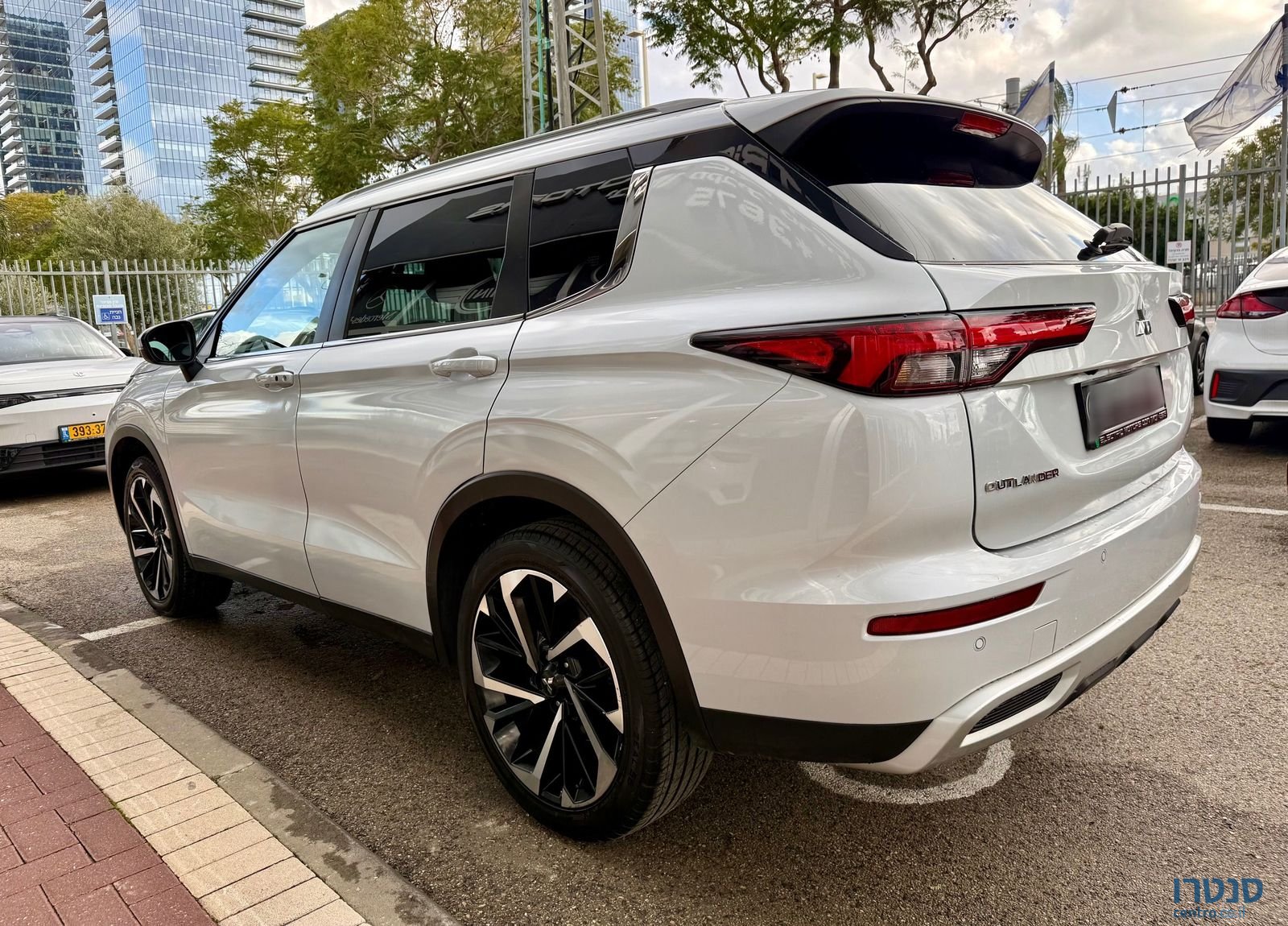 2023' Mitsubishi Outlander מיצובישי אאוטלנדר photo #4