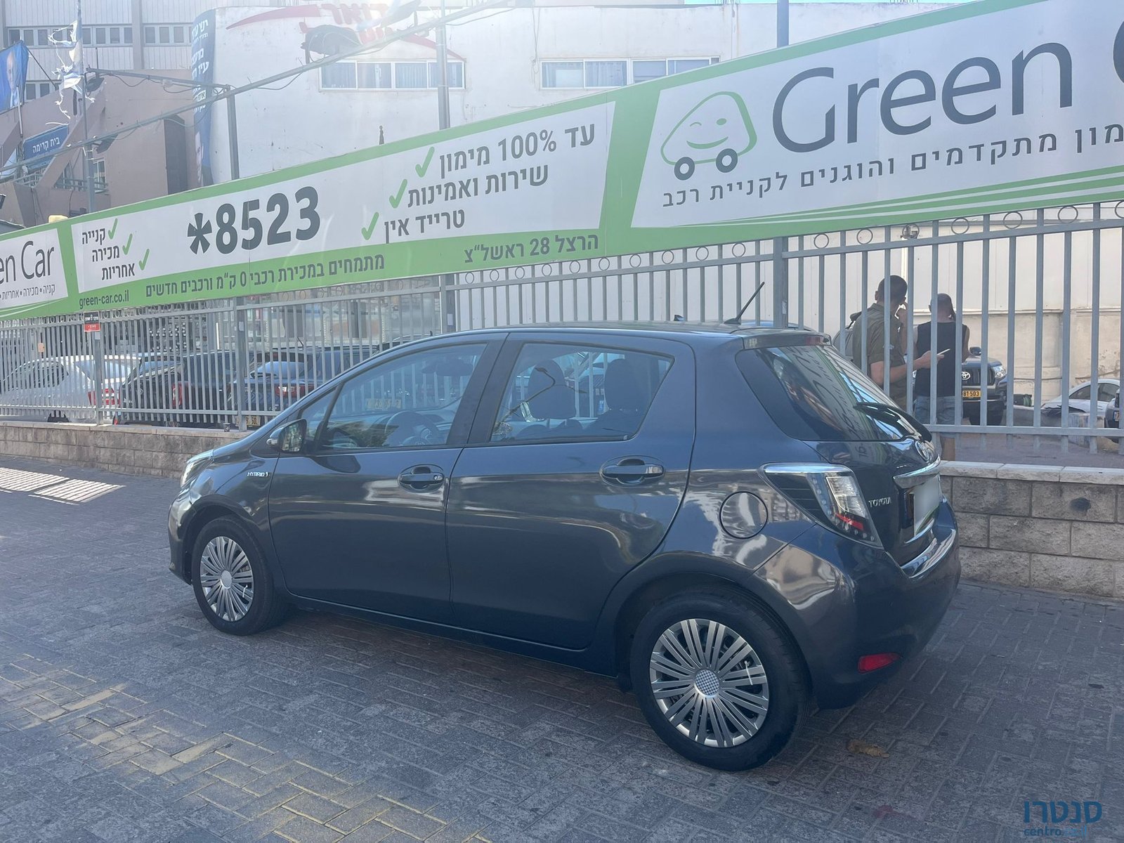 2015' Toyota Yaris photo #4