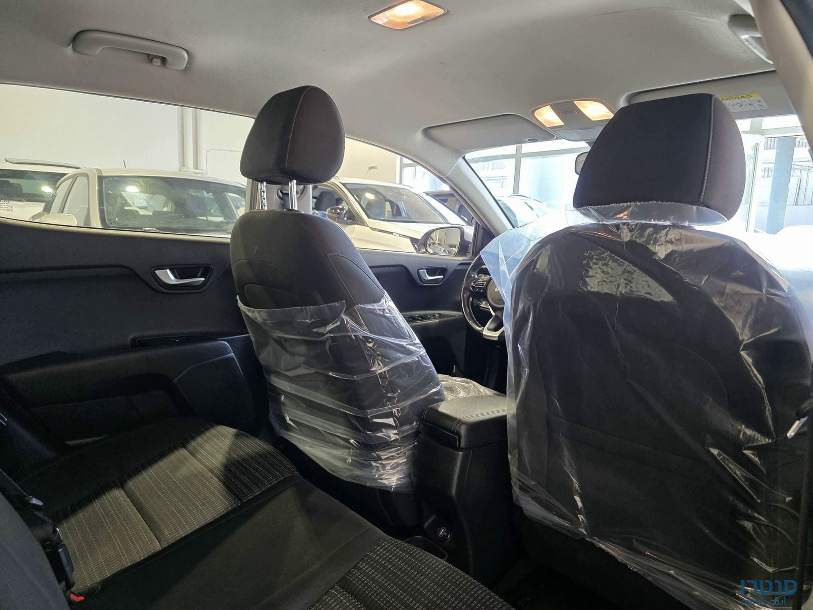 2023' Kia Stonic photo #6