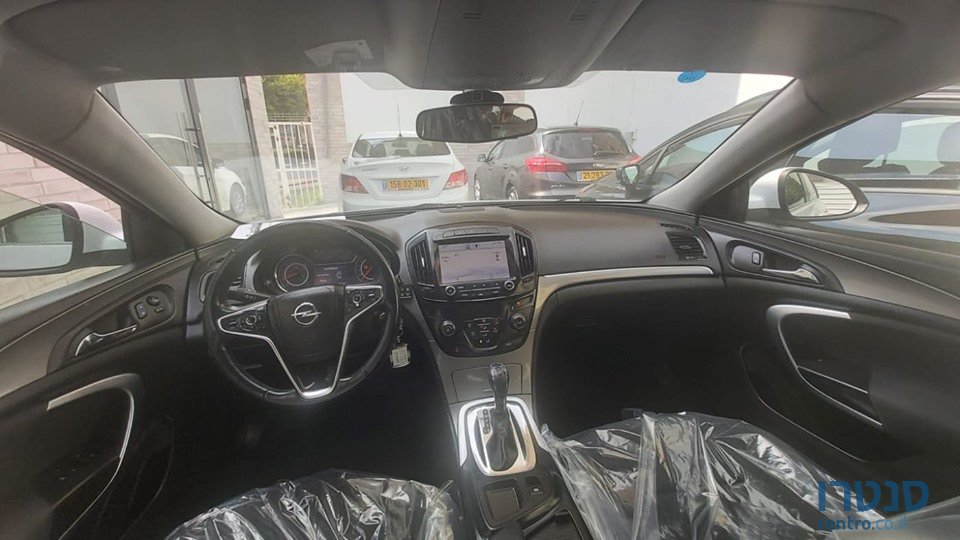 2014' Opel Insignia photo #3