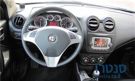2015' Alfa Romeo MiTo photo #3