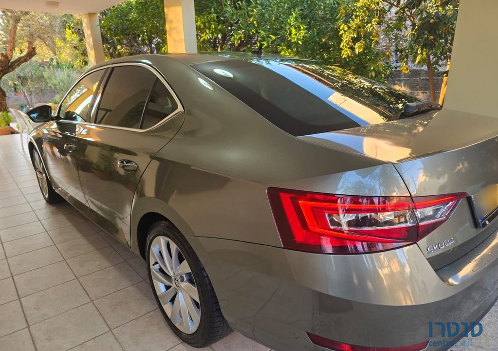 2018' Skoda Superb סקודה סופרב photo #1