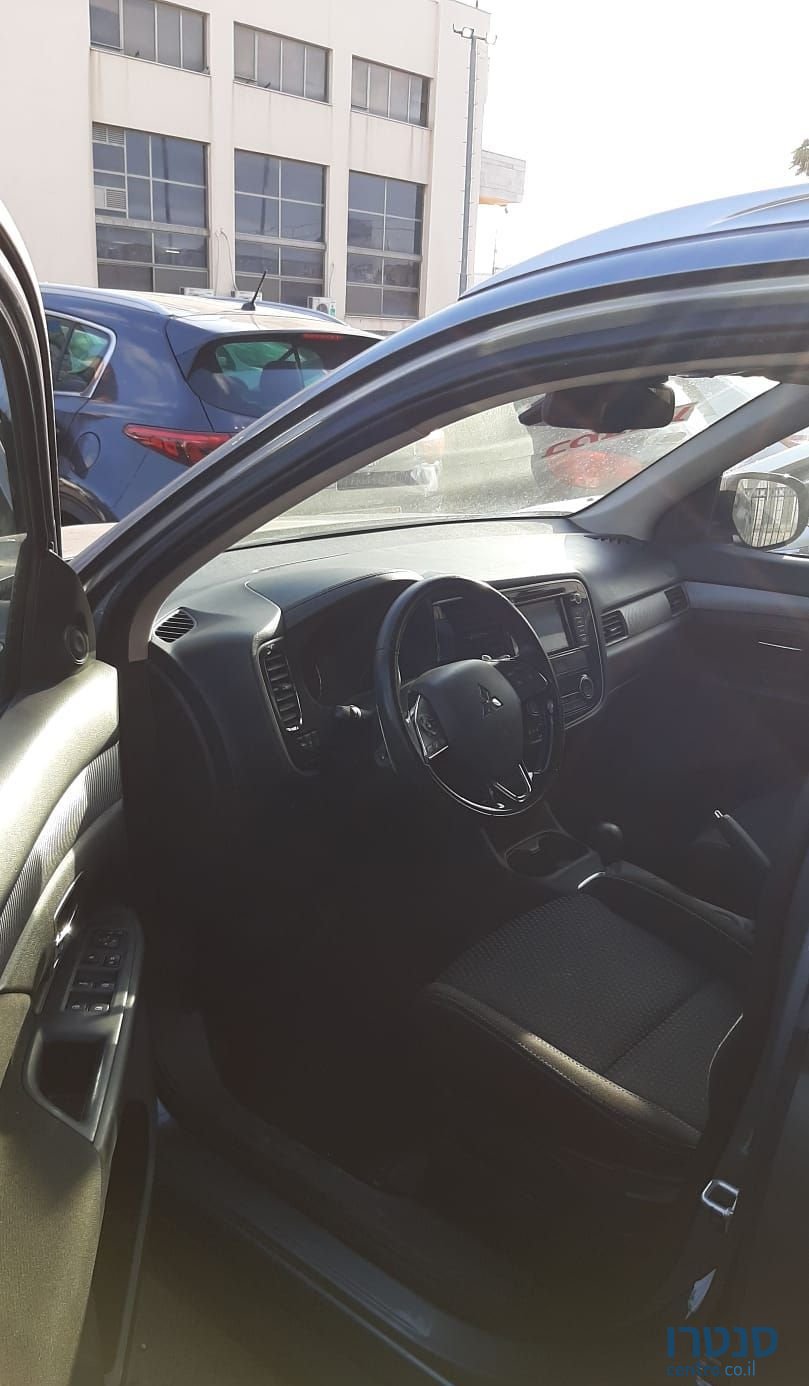 2016' Mitsubishi Outlander מיצובישי אאוטלנדר photo #2