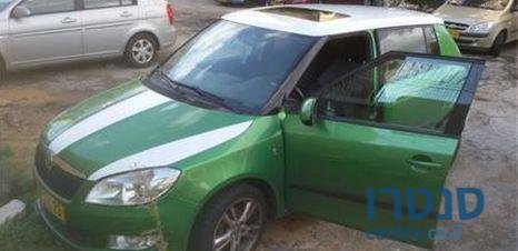 2011' Skoda Fabia סקודה פביה photo #1