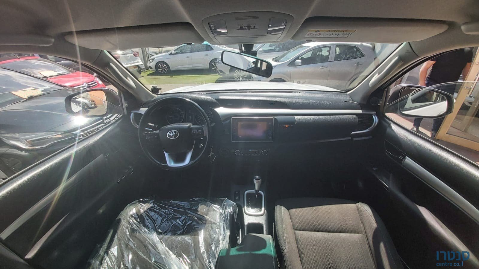 2018' Toyota Hilux photo #3