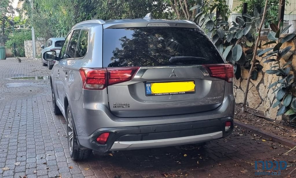 2017' Mitsubishi Outlander מיצובישי אאוטלנדר photo #3