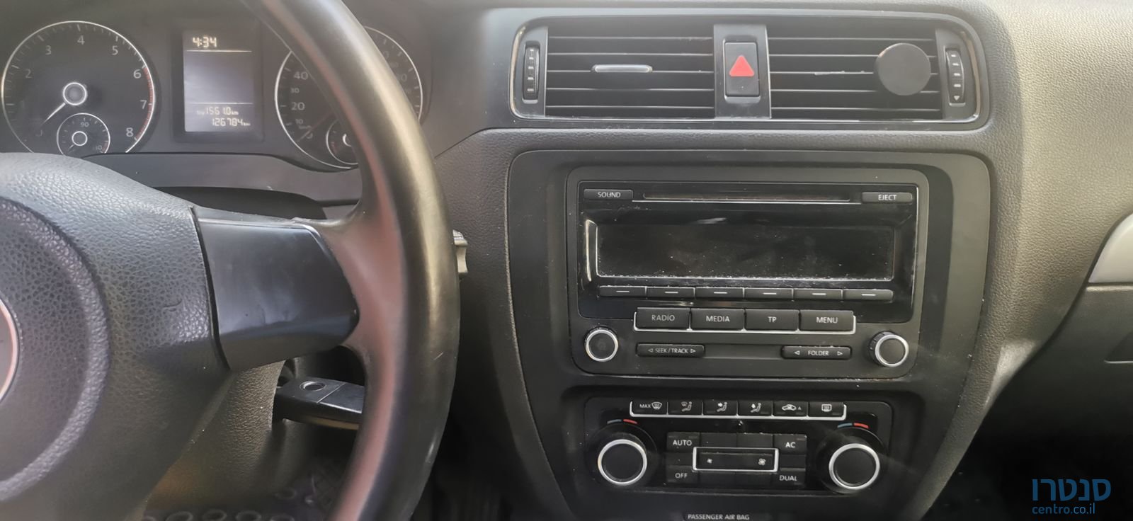 2012' Volkswagen Jetta photo #6