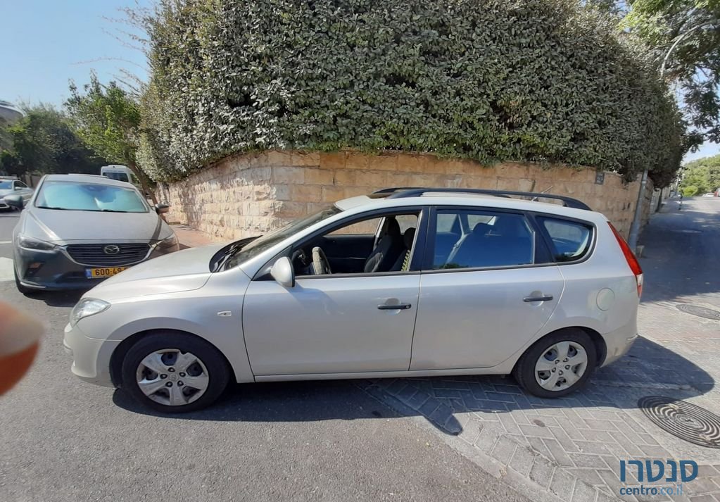 2010' Hyundai I30Cw יונדאי photo #2