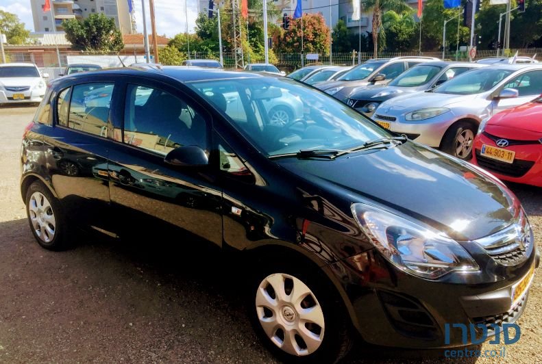 2013' Opel Corsa photo #2