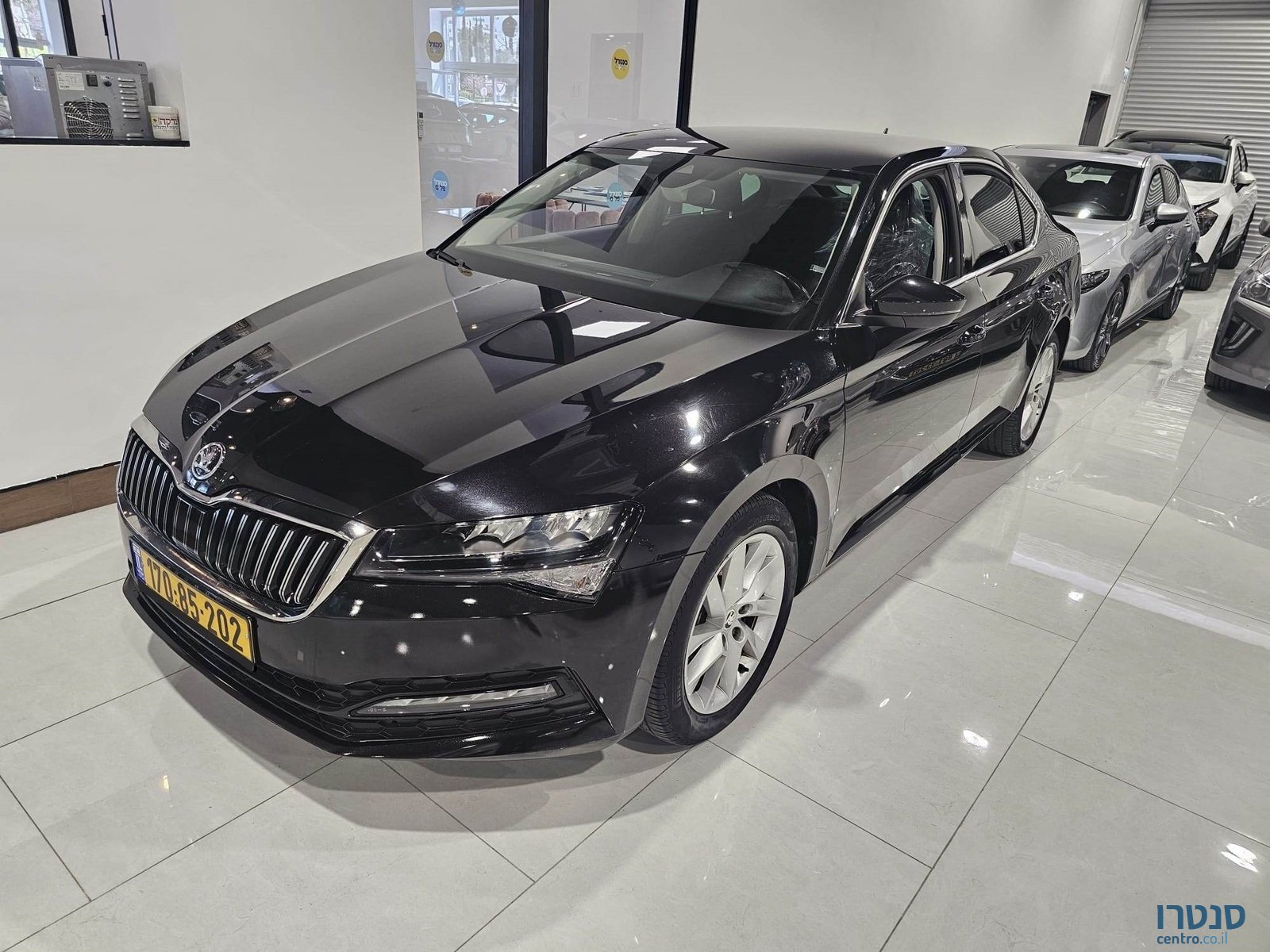 2020' Skoda Superb photo #1