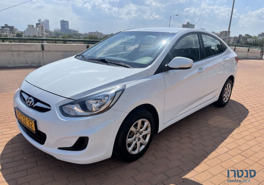 2014' Hyundai i25 יונדאי photo #1