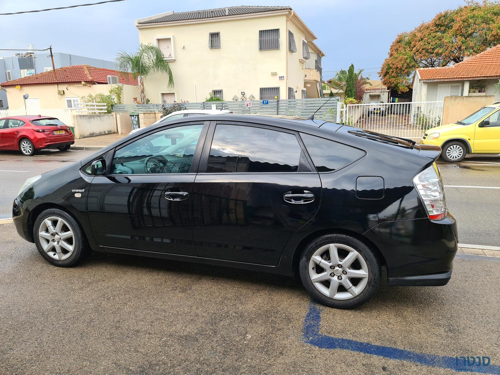 2009' Toyota Prius Gli photo #4