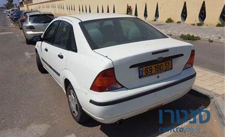 2004' Ford Focus photo #1