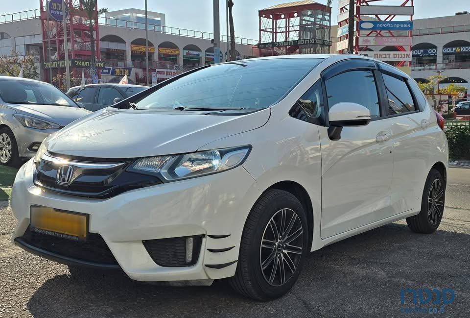 2017' Honda Jazz photo #3