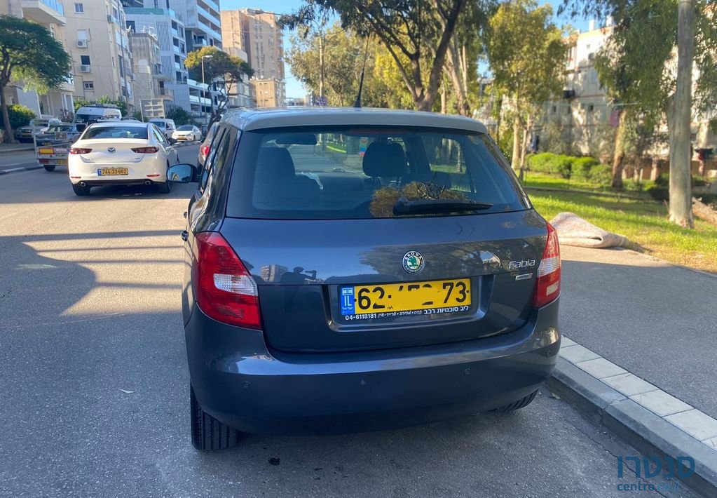 2011' Skoda Fabia סקודה פאביה photo #5