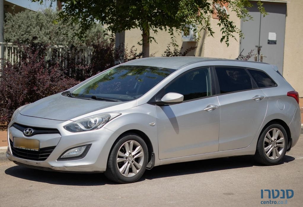 2015' Hyundai i30 יונדאי photo #1