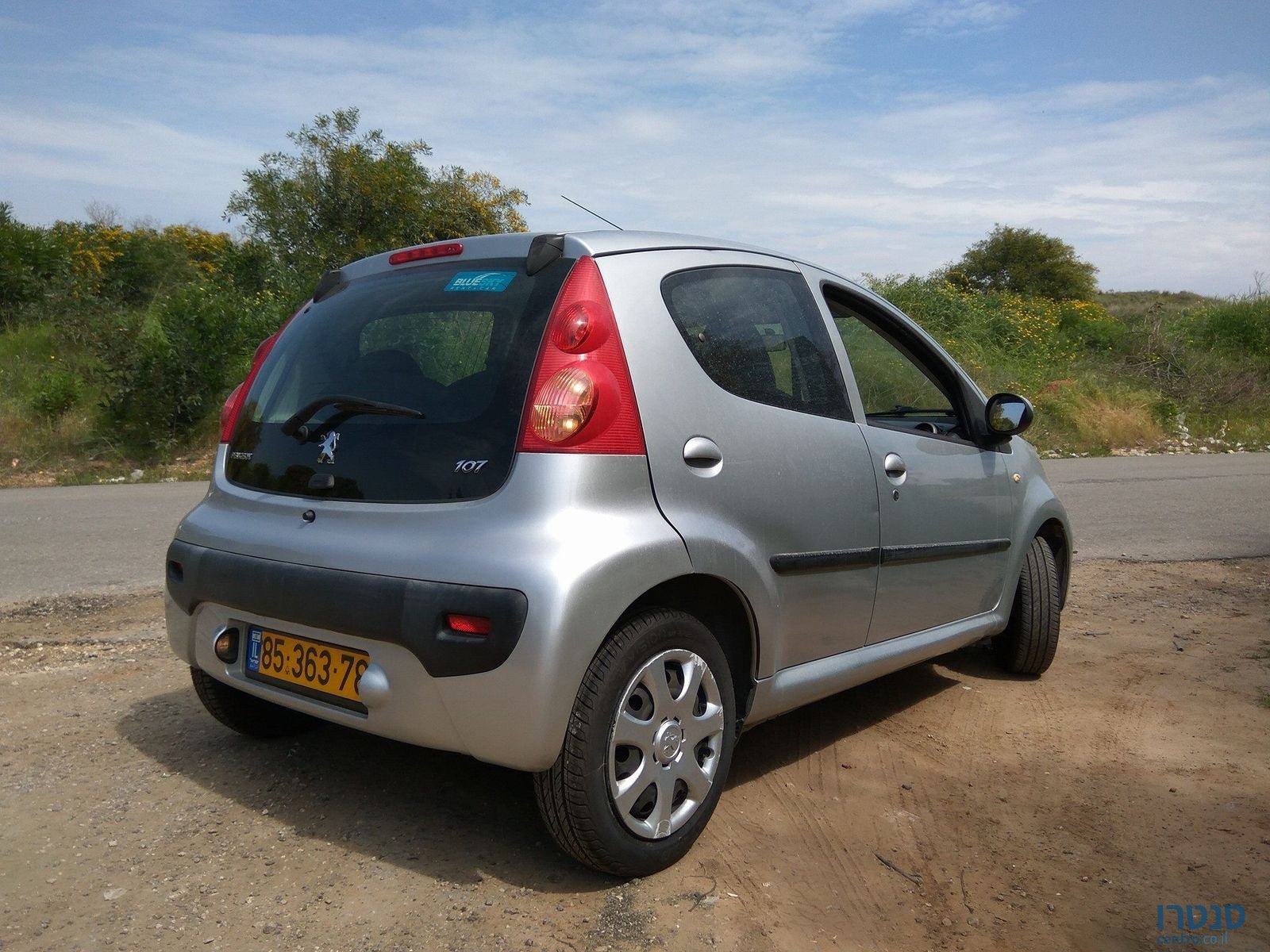 2012' Peugeot 107 photo #5