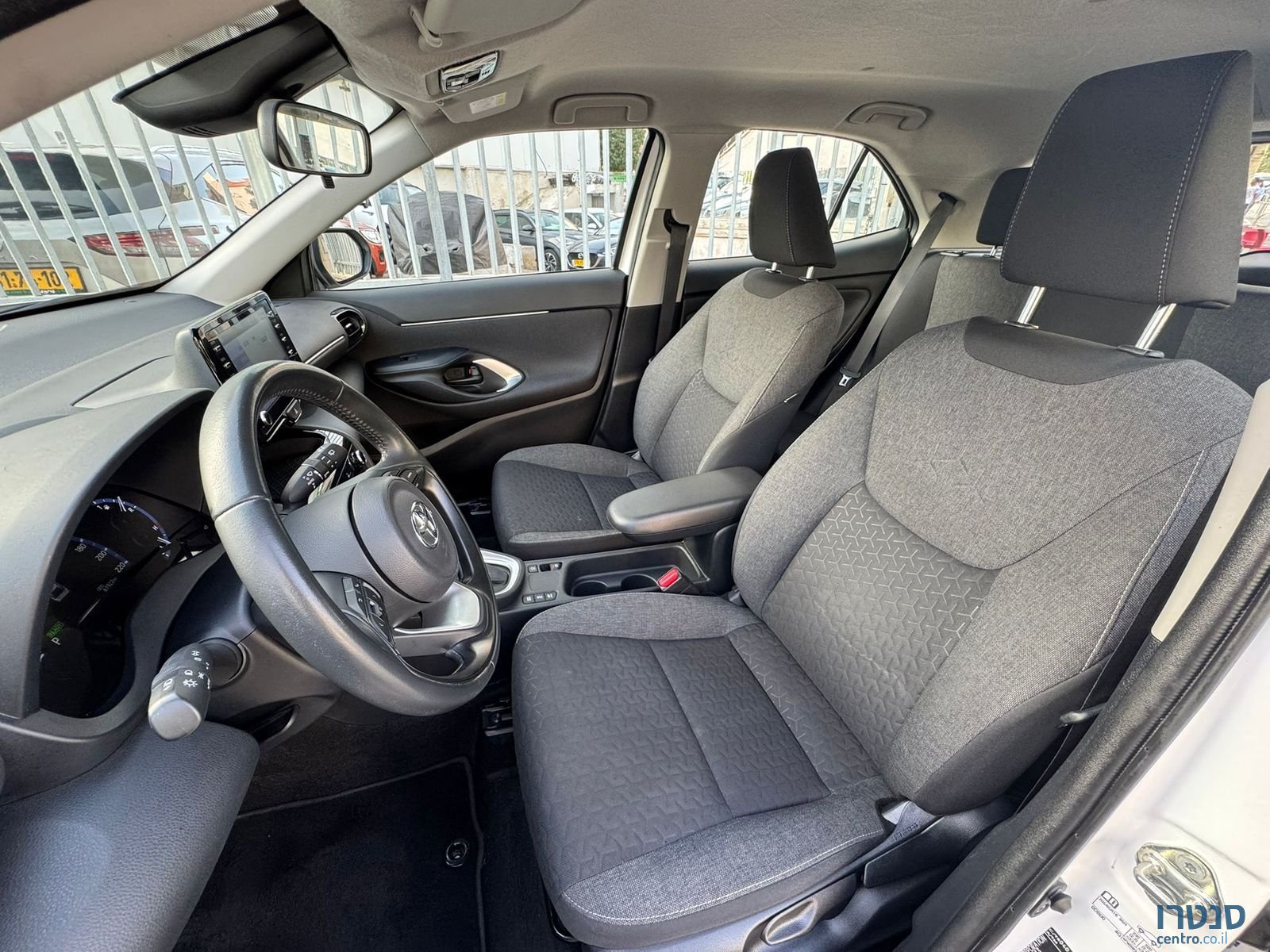 2023' Toyota Yaris Cross photo #4