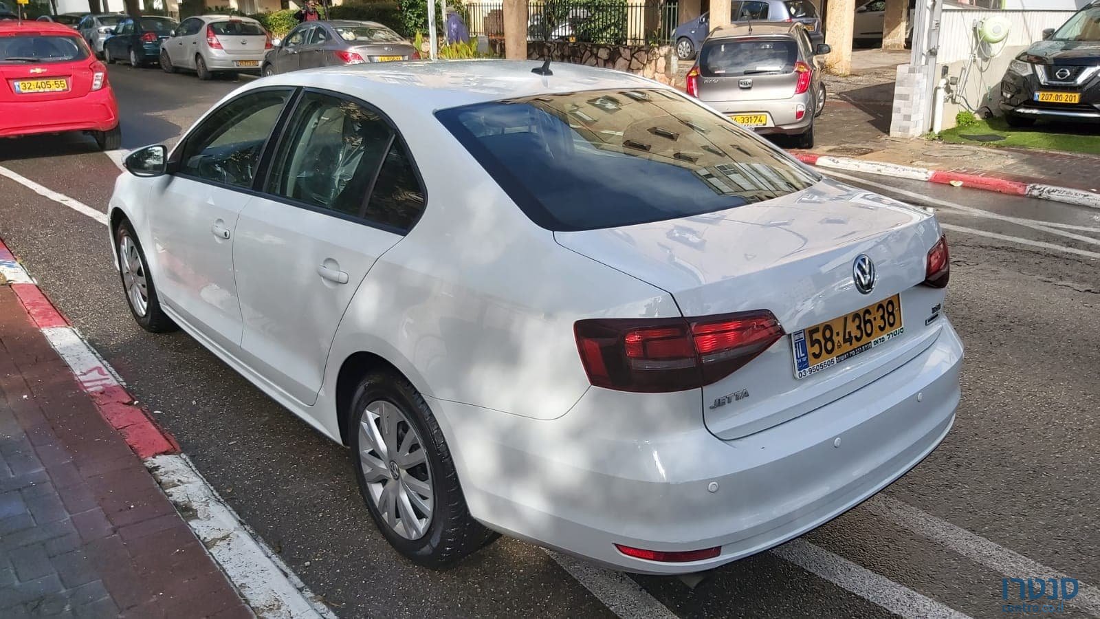 2017' Volkswagen Jetta photo #4