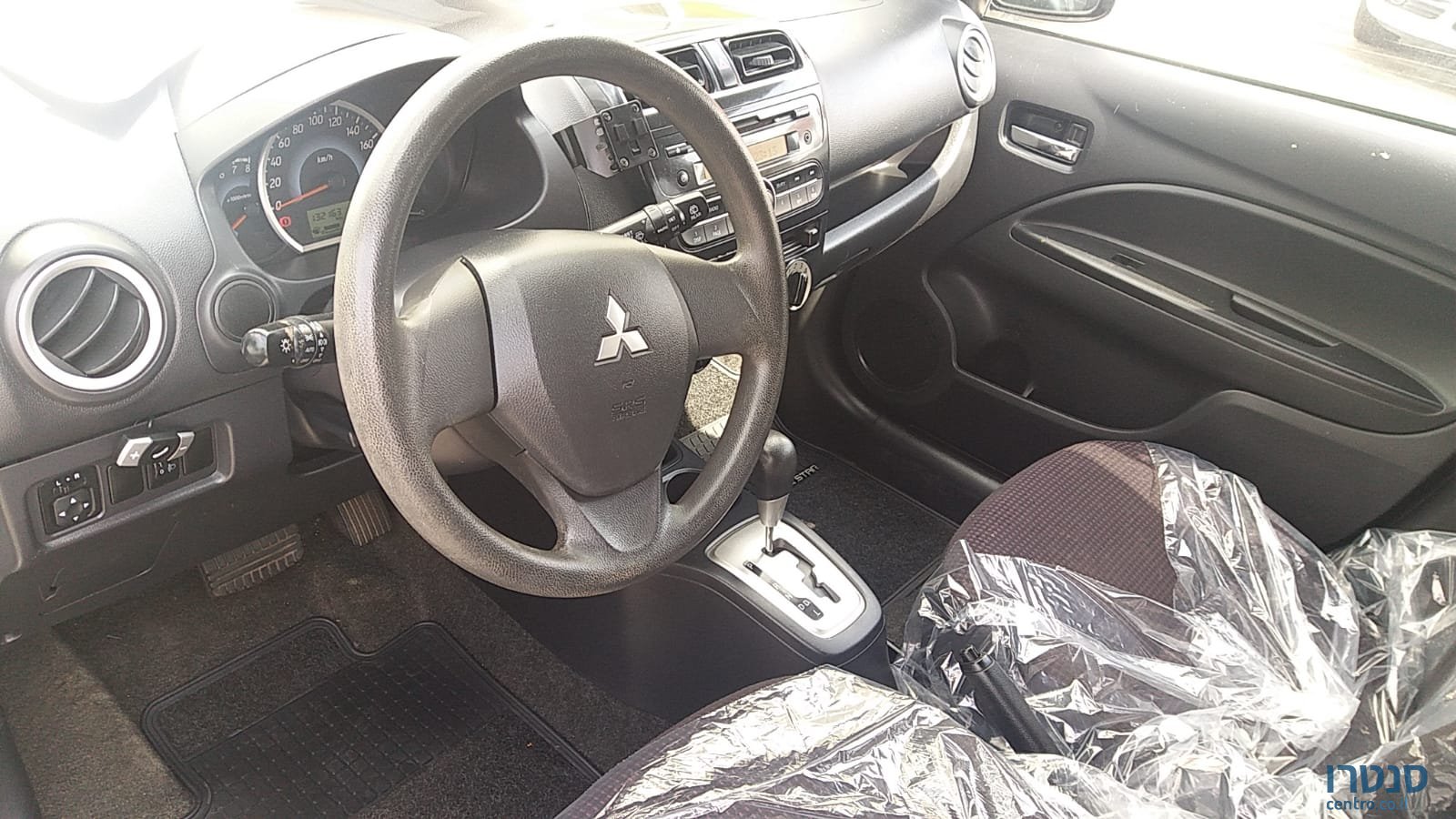 2014' Mitsubishi Space Star photo #3