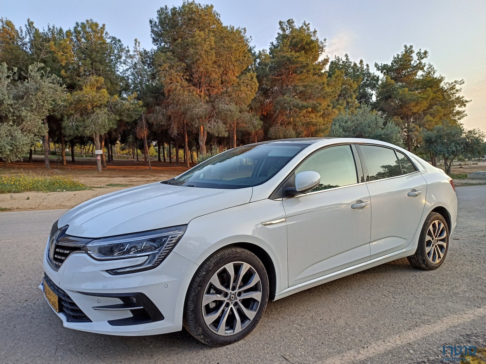 2022' Renault Megane Intense photo #2