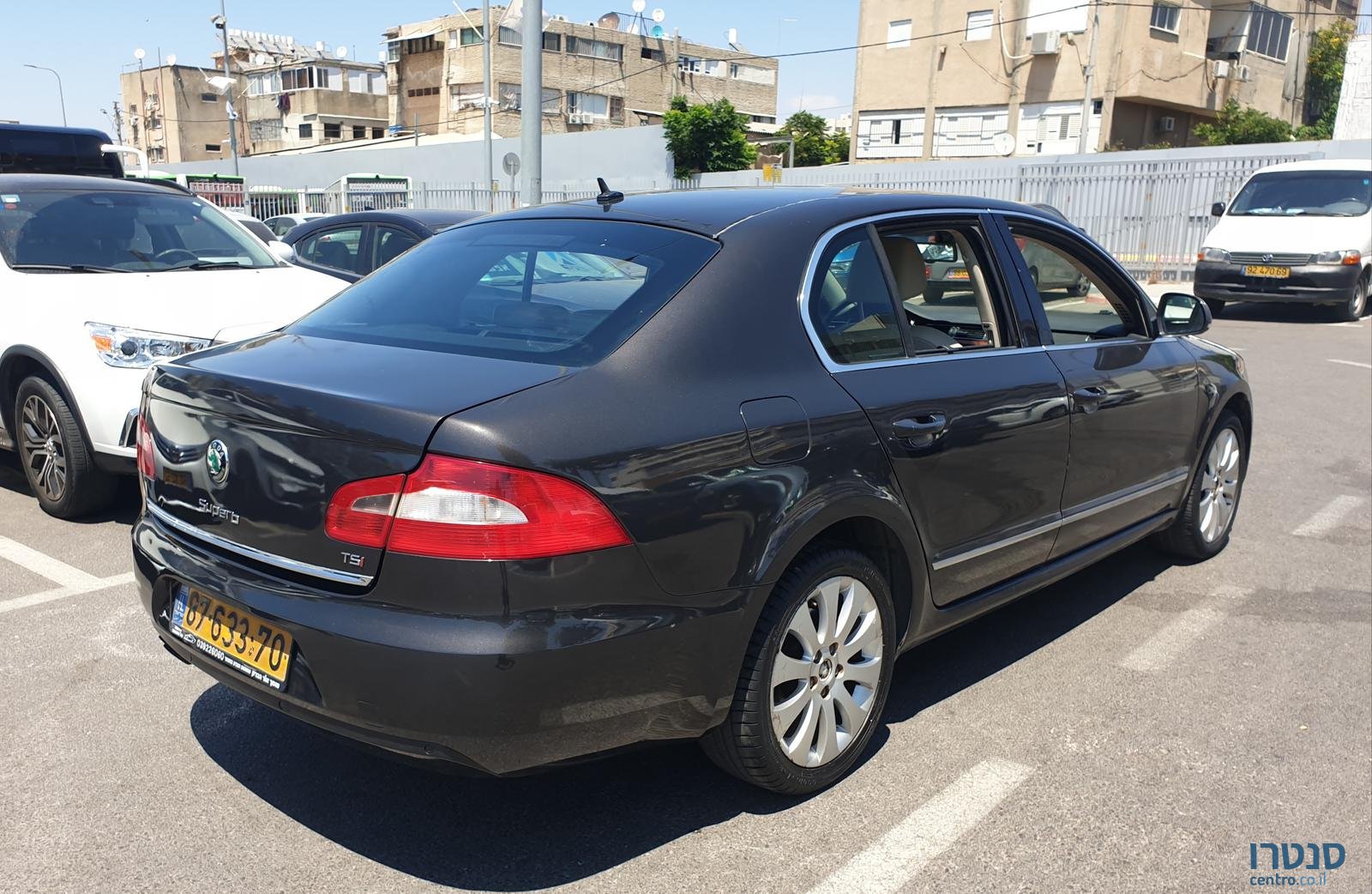 2010' Skoda Superb photo #1