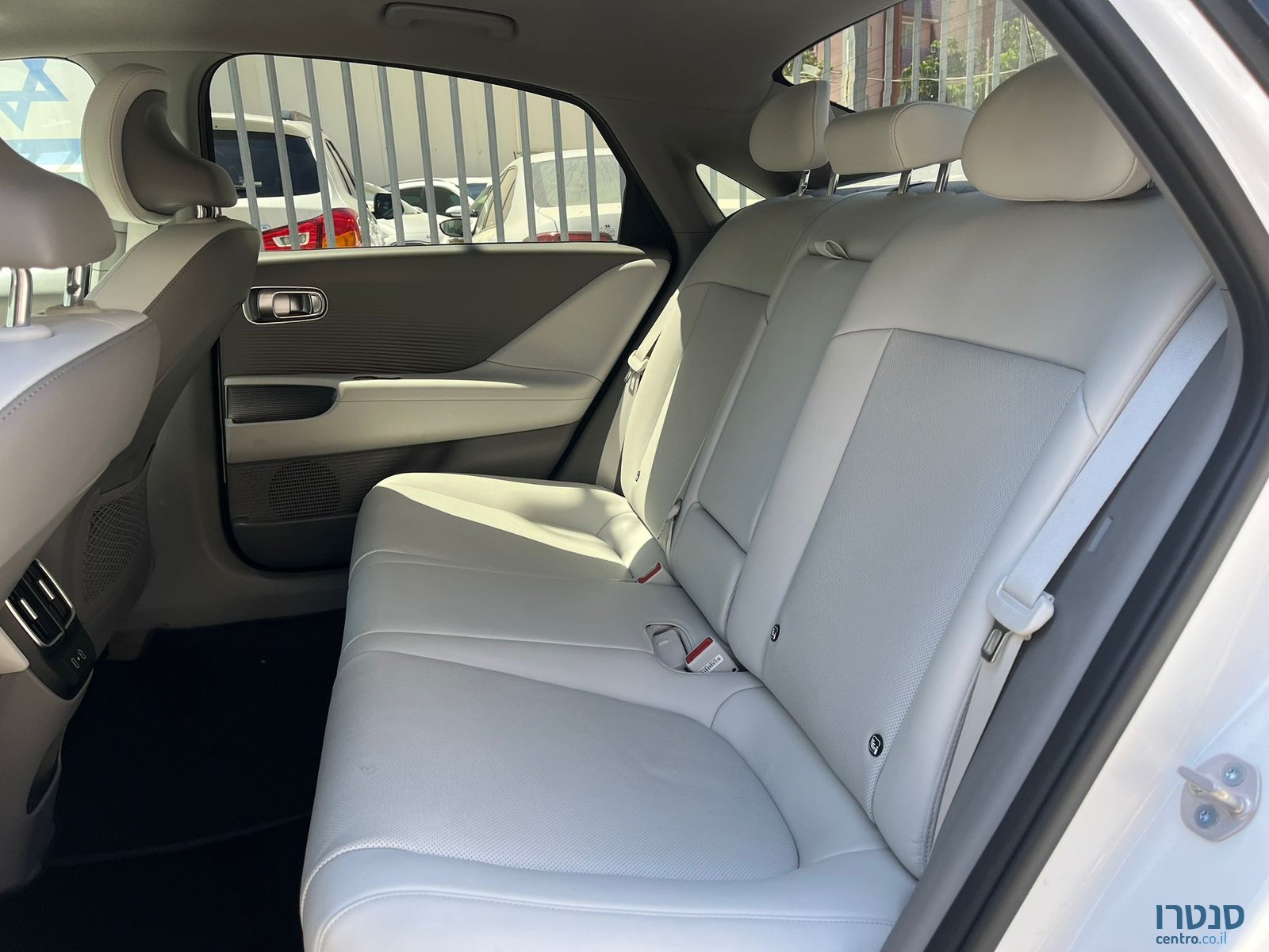 2024' Hyundai Ioniq 6 photo #3