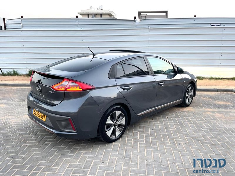 2019' Hyundai Ioniq photo #3