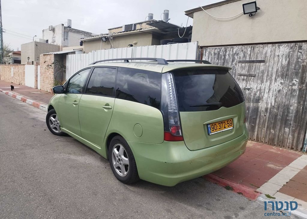 2005' Mitsubishi Grandis מיצובישי גרנדיס photo #6