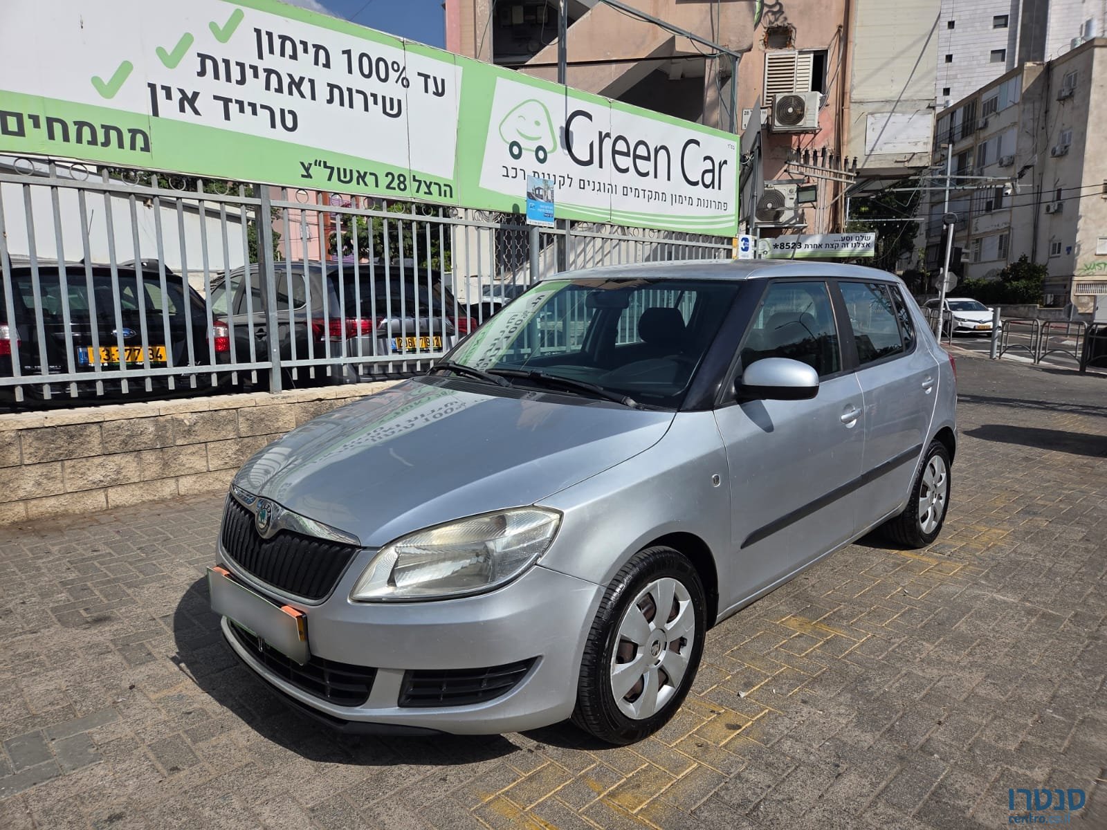 2011' Skoda Fabia photo #2