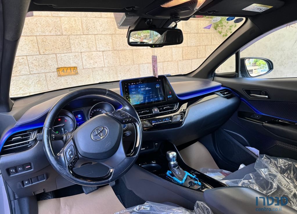 2018' Toyota C-HR טויוטה photo #4