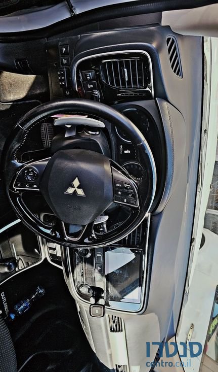 2018' Mitsubishi Outlander מיצובישי אאוטלנדר photo #2