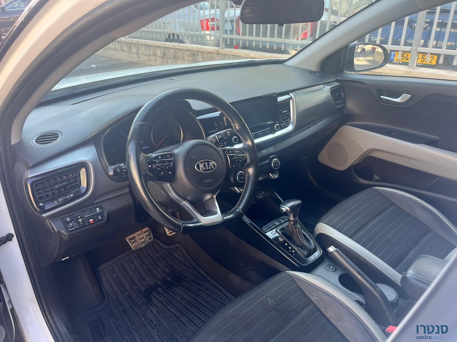 2020' Kia Stonic photo #4