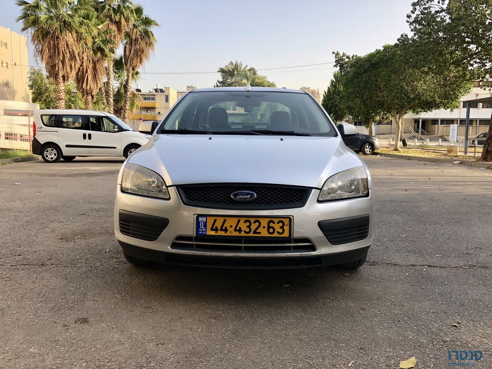 2008' Ford Focus photo #1