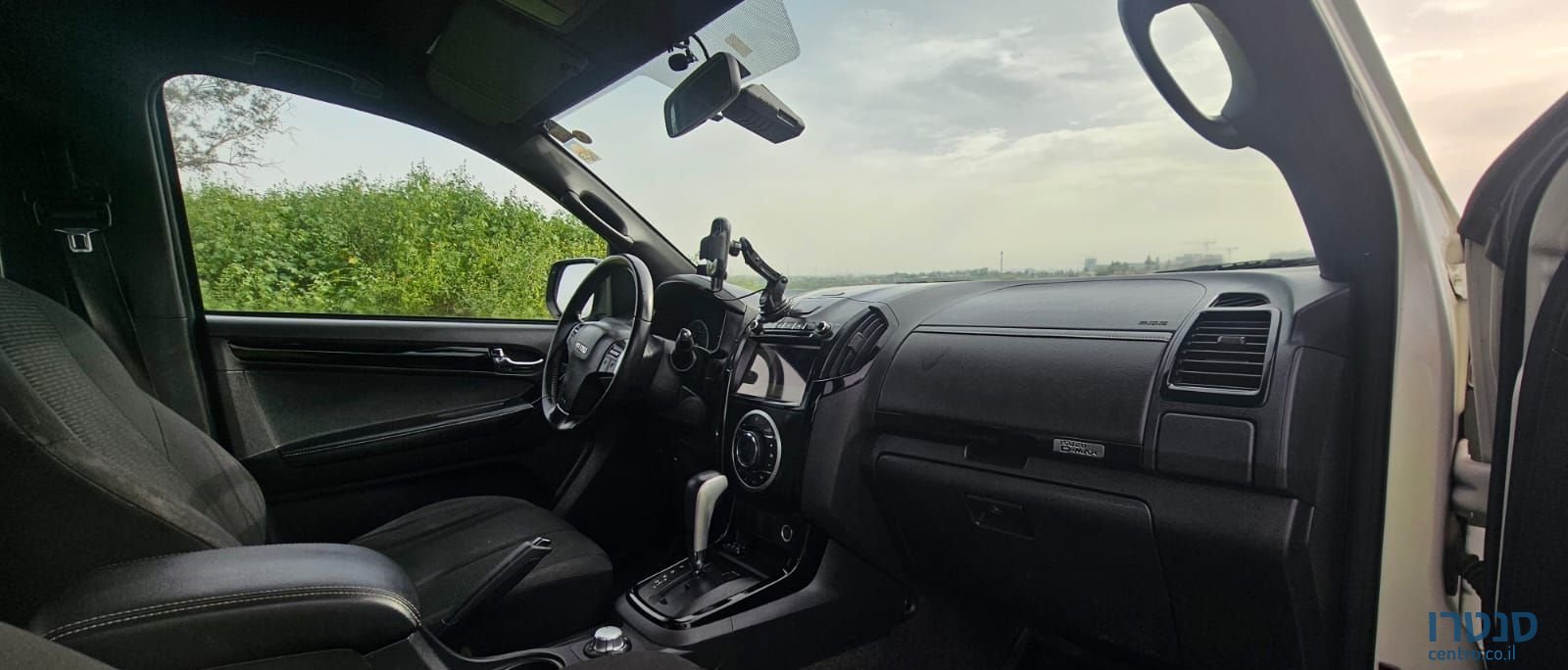 2020' Isuzu 4X4 D-Max איסוזו photo #2