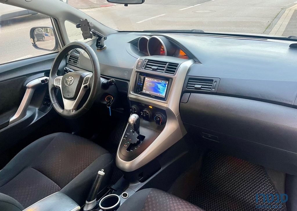 2010' Toyota Verso טויוטה ורסו photo #5
