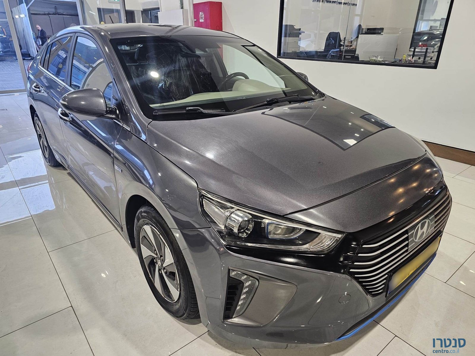 2018' Hyundai Ioniq photo #2