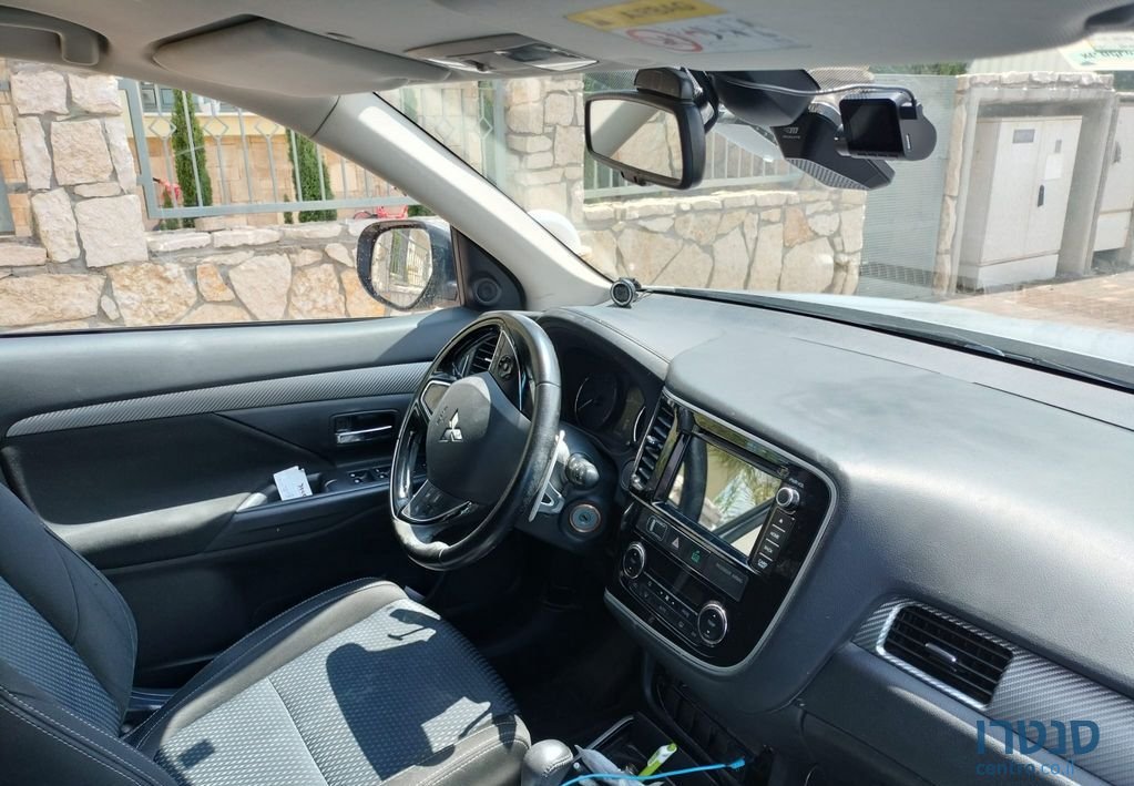2017' Mitsubishi Outlander מיצובישי אאוטלנדר photo #5