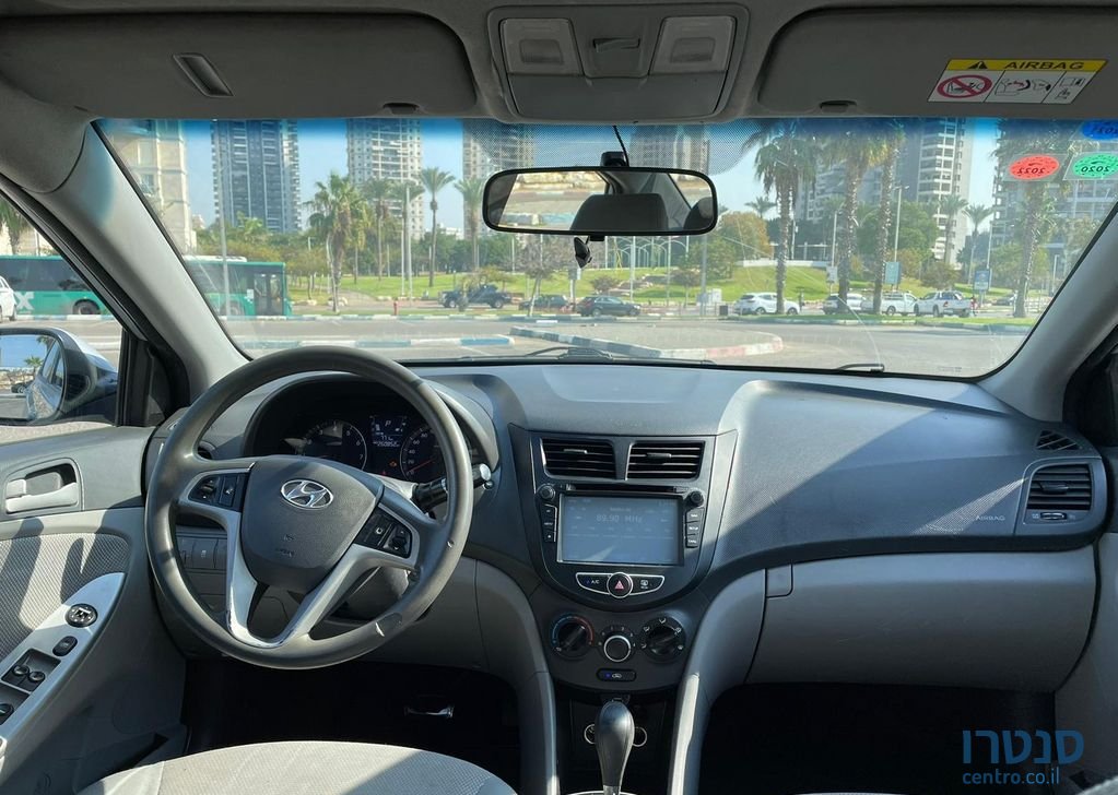 2014' Hyundai i25 יונדאי photo #5