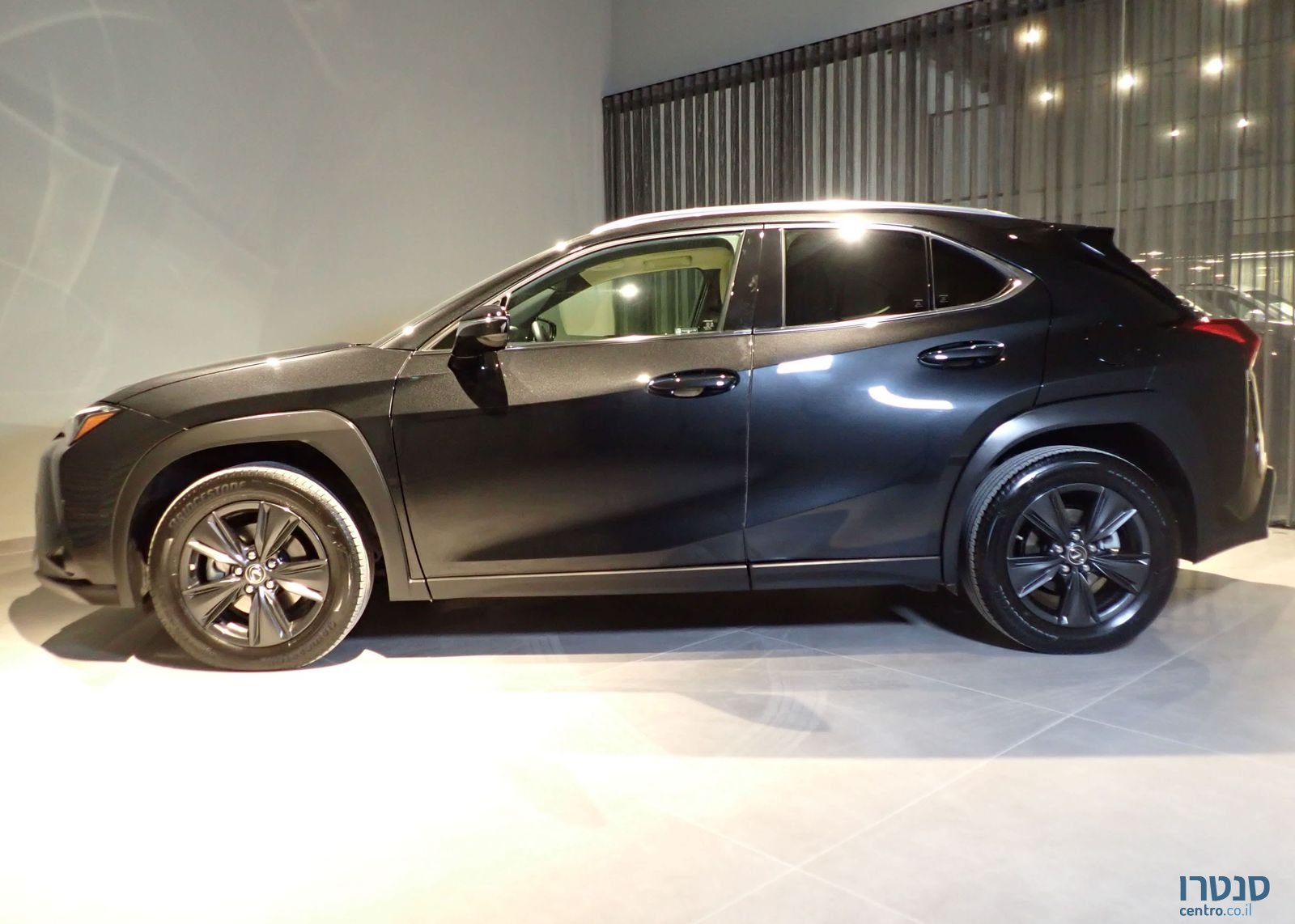 2023' Lexus UX לקסוס photo #3