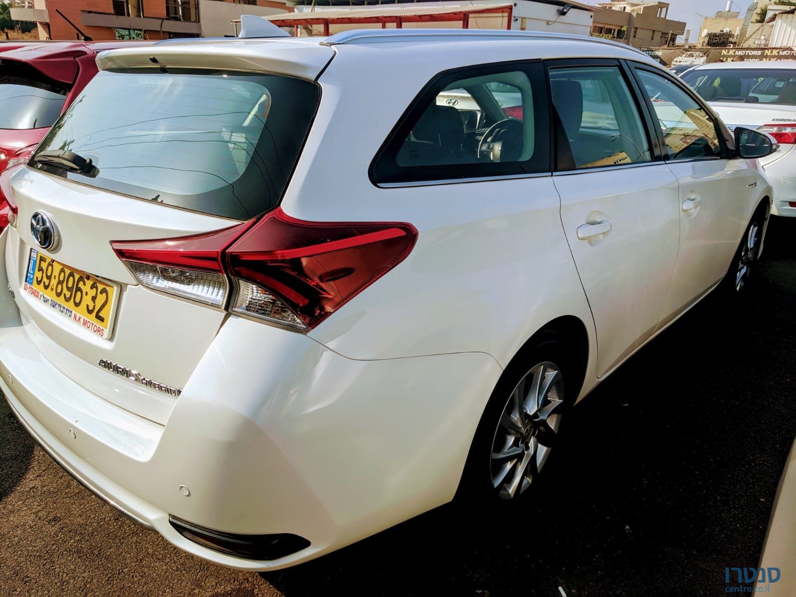 2015' Toyota Auris photo #3