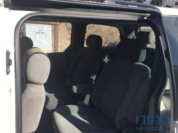 2004' Kia Carnival photo #4