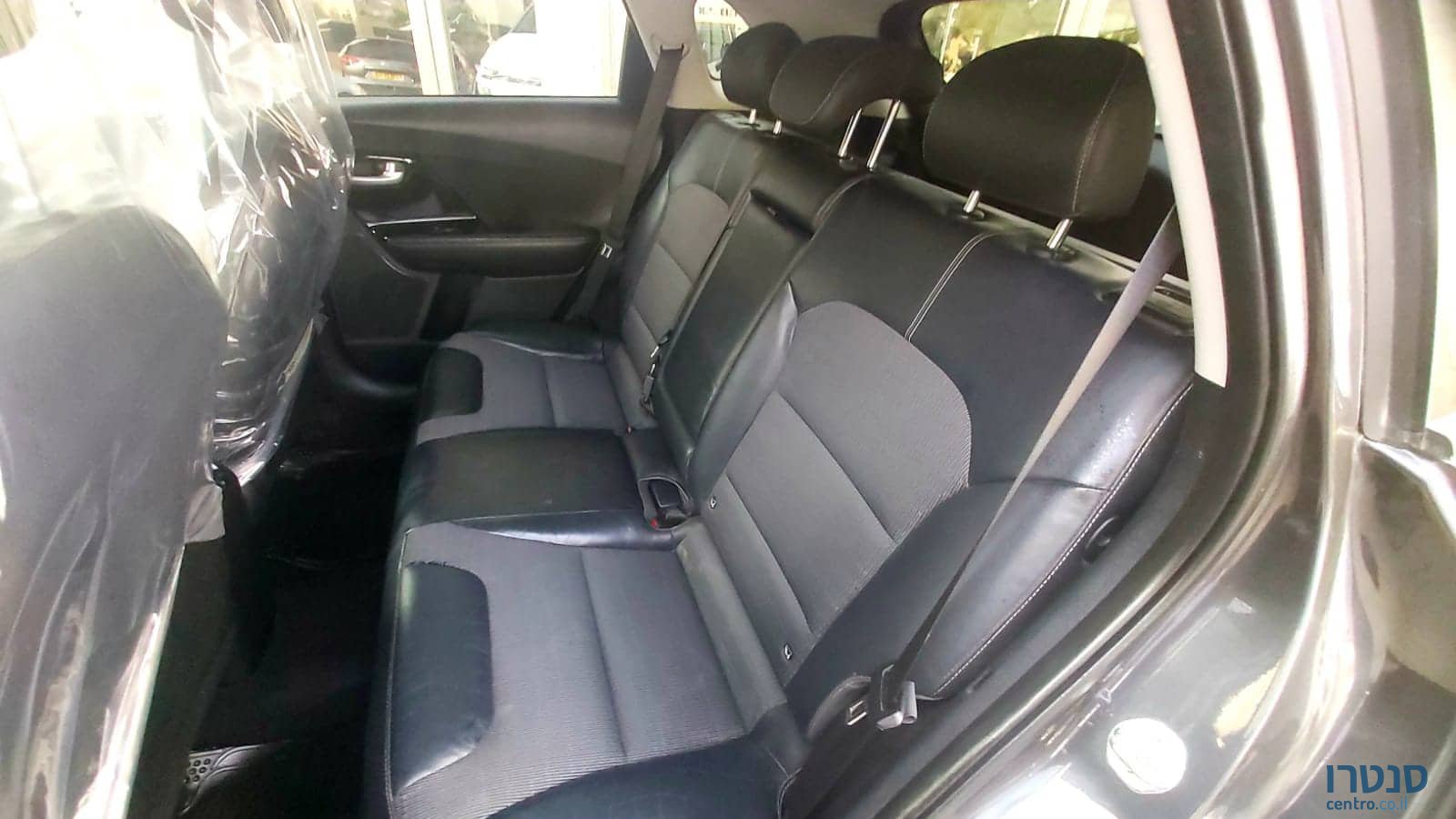 2017' Kia Niro photo #4