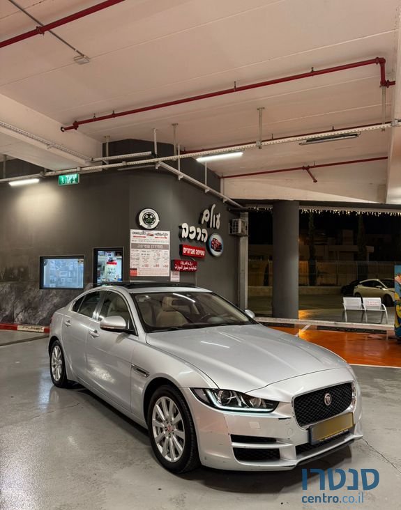 2017' Jaguar XE יגואר photo #1