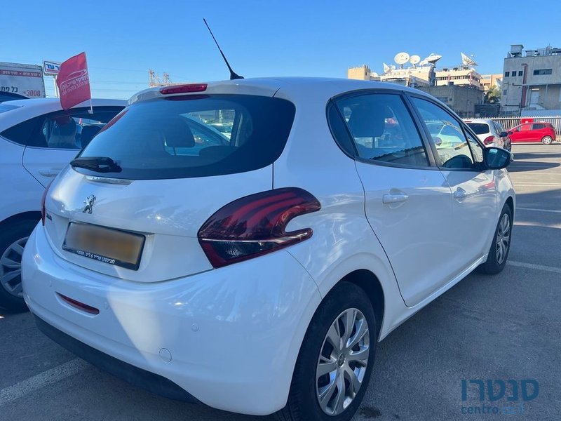 2020' Peugeot 208 פיג'ו photo #2