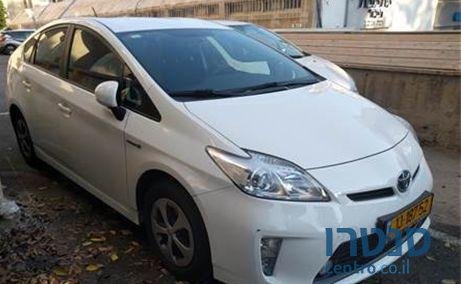 2013' Toyota Prius טויוטה פריוס photo #2