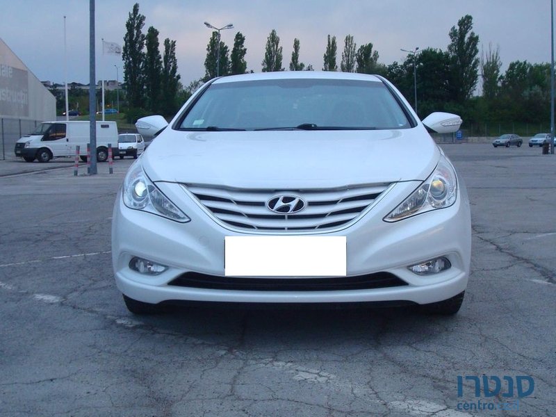 2011' Hyundai Sonata photo #3